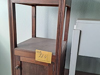 Lot 224 - klassiek frans antiek nachttafeltje met lade en deurtje b 35 - afbeelding 1 van  1
