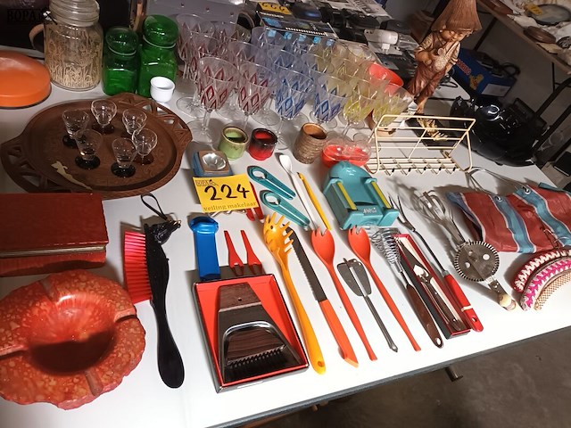 Lot 224 - lot retro en vintage. 70 stuks - afbeelding 1 van  7