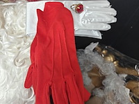 Lot 224 - sinterklaaskostuum met toebehoren - afbeelding 8 van  15