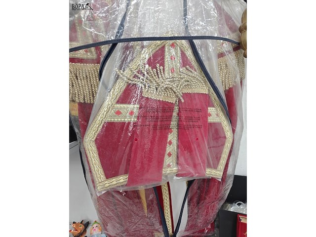 Lot 224 - sinterklaaskostuum met toebehoren - afbeelding 10 van  15