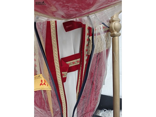 Lot 224 - sinterklaaskostuum met toebehoren - afbeelding 11 van  15