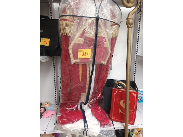 Lot 224 - sinterklaaskostuum met toebehoren - afbeelding 2 van  5