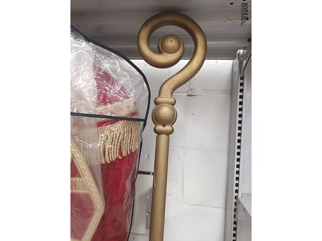 Lot 224 - sinterklaaskostuum met toebehoren - afbeelding 3 van  5