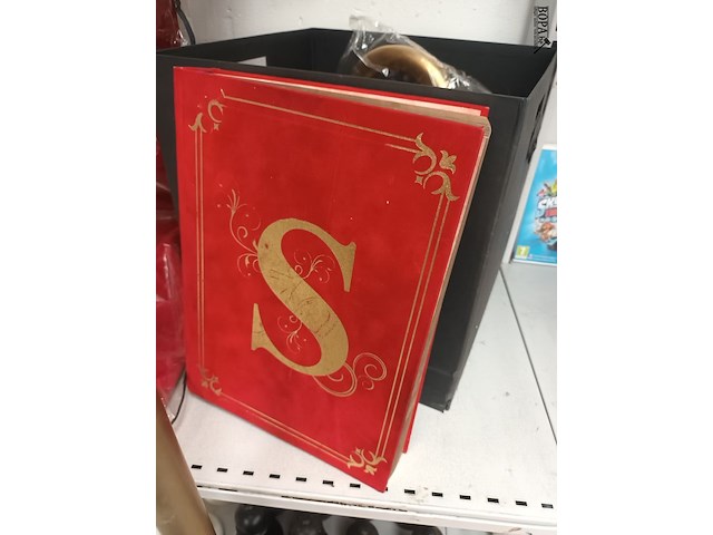 Lot 224 - sinterklaaskostuum met toebehoren - afbeelding 4 van  5