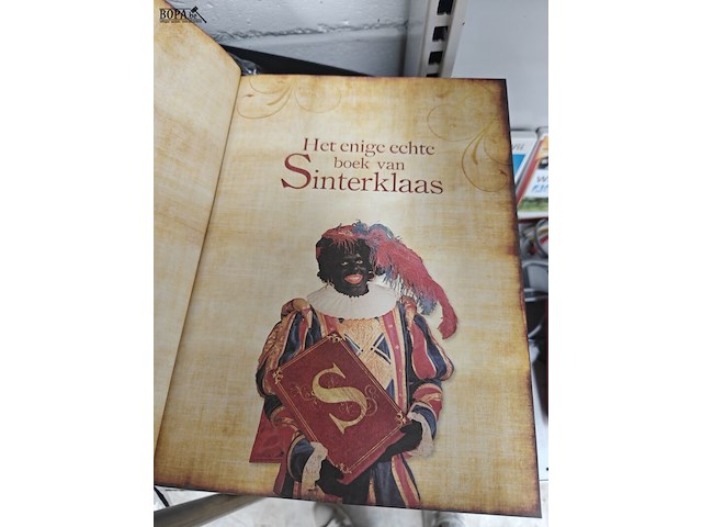 Lot 224 - sinterklaaskostuum met toebehoren - afbeelding 12 van  15