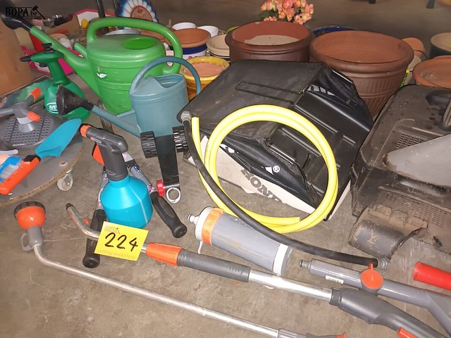 Lot 224 - tuingereedschap. 14 stuks - afbeelding 1 van  4