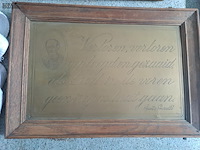 Lot 225 - antieken religieuze spreuken met messing plaat en houten kad - afbeelding 3 van  4
