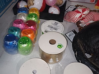 Lot 225 - decoratie en verpakkingslint. 15 stuks - afbeelding 4 van  5