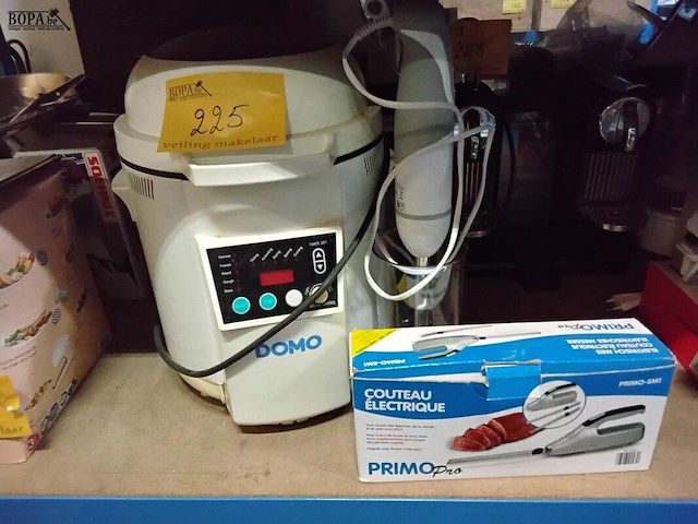 Lot 225 - lot keukentoestellen: broodmachine, mixer & toebehoren, elec - afbeelding 1 van  1