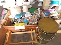 Lot 225 - naaimachine huskystar en naaigerei - afbeelding 3 van  4