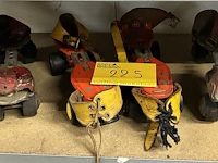 Lot 225 - retro rolschaatsen - 6 stuks