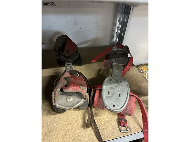Lot 225 - retro rolschaatsen - 6 stuks - afbeelding 4 van  4