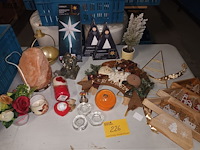 Lot 226 - kerstdecoratie en zoutlamp. 18 stuks - afbeelding 2 van  6