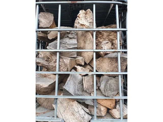 Lot 226 - metalen kooi met brandhout. 4 stuks - afbeelding 3 van  5