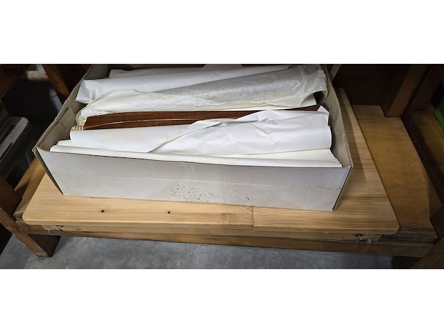 Lot 226 - muziektafeltje en laptoptafeltje - afbeelding 1 van  3