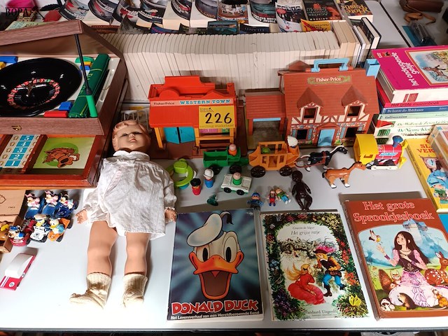 Lot 226 - oud speelgoed. 32 stuks - afbeelding 1 van  7