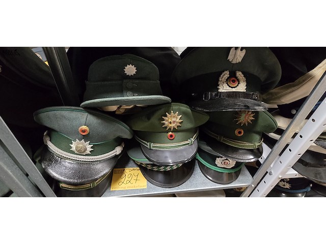 Lot 227 - duitsland 8 kepies - afbeelding 1 van  4