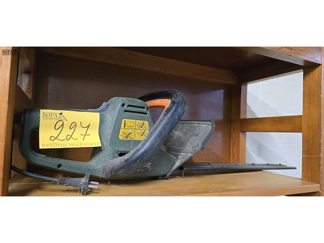 Lot 227 - elektrische heggenschaar black - afbeelding 1 van  3