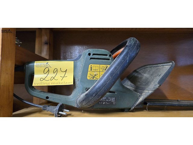 Lot 227 - elektrische heggenschaar black - afbeelding 2 van  3