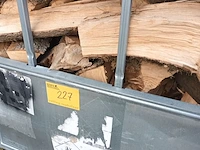 Lot 227 - metalen kooi met brandhout. 4 stuks - afbeelding 5 van  5