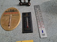 Lot 227 - oude thermometers - afbeelding 1 van  2