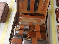 Lot 227 - vintage verzorgingsset - afbeelding 1 van  3