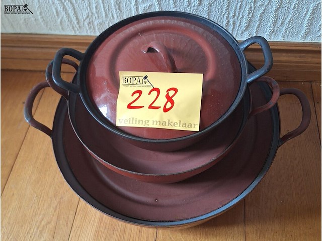 Lot 228 - kookpotten. 3 stuks - afbeelding 1 van  1