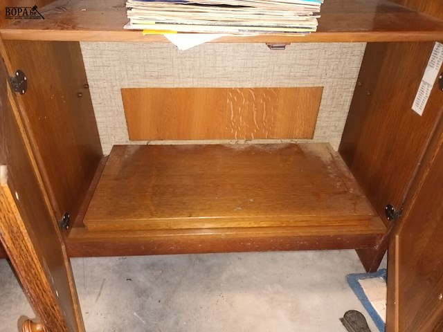 Lot 228 - muziekkast - afbeelding 3 van  3