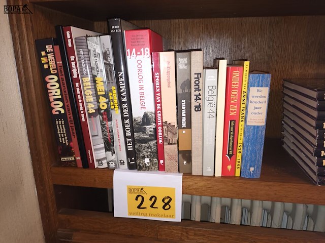 Lot 228 - oorlogsboeken. 18 stuks - afbeelding 1 van  3