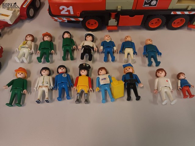 Lot 228 - playmobil speelgoed - afbeelding 2 van  6