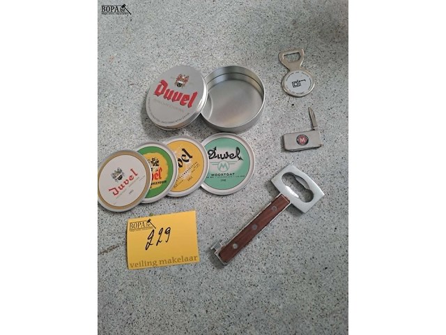 Lot 229 - duvel onderzetters in doosje - collectorsitem - bieropener - afbeelding 1 van  1