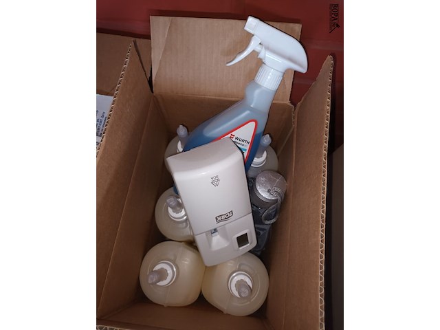 Lot 229 - handzepen, dispensers, glazen - afbeelding 4 van  5