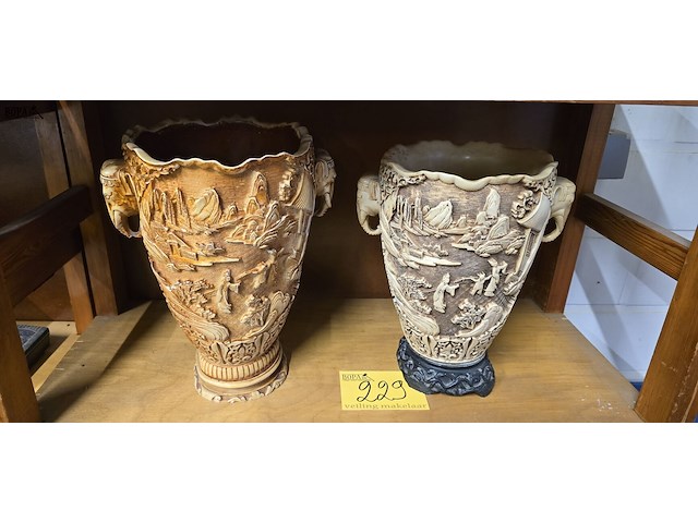 Lot 229 - italiaanse resin vazen '60 - '80 - afbeelding 1 van  7