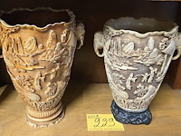 Lot 229 - italiaanse resin vazen '60 - '80 - afbeelding 1 van  7