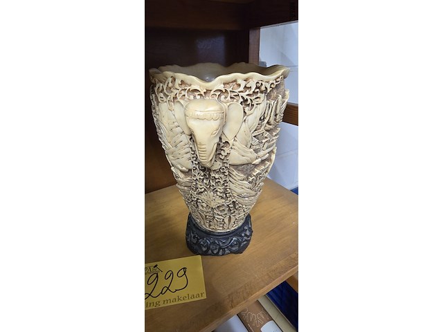 Lot 229 - italiaanse resin vazen '60 - '80 - afbeelding 6 van  7