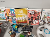 Lot 229 - wii spelcomputer met toebehoren - afbeelding 4 van  8
