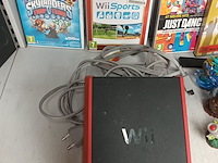 Lot 229 - wii spelcomputer met toebehoren - afbeelding 5 van  8