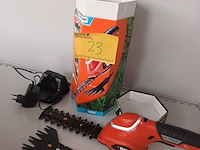 Lot 23 - accu gras- en struikschaar