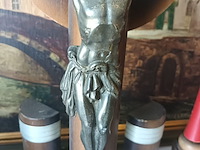Lot 23 - art deco kruisbeeld met houten kaarsen - afbeelding 3 van  5