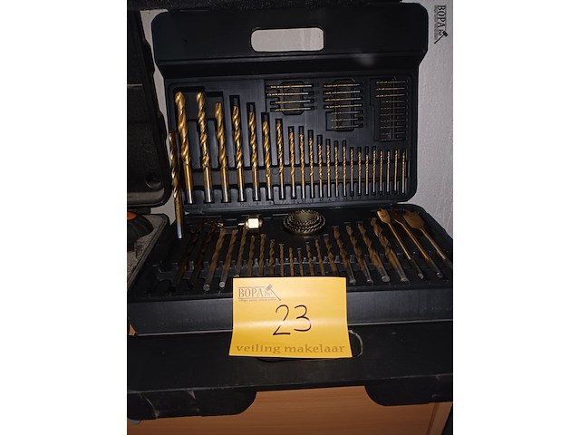 Lot 23 - boren en bits - afbeelding 1 van  4