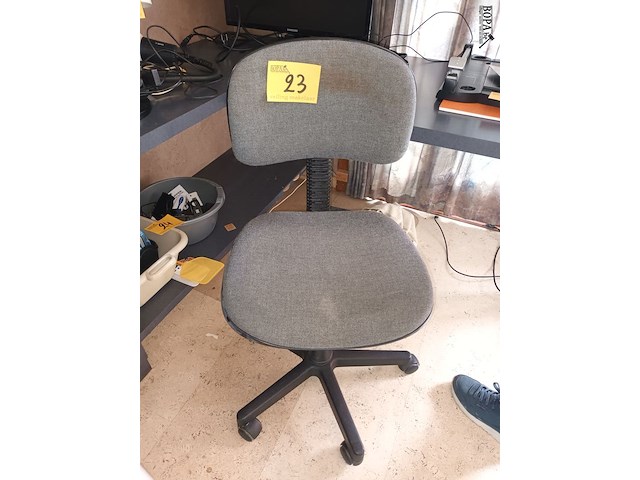 Lot 23 - bureaustoel - afbeelding 1 van  3