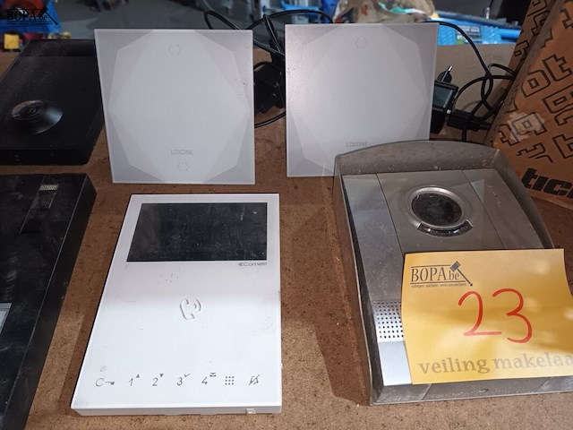 Lot 23 - deurcamera’s en nachtlampen. 10 stuks - afbeelding 3 van  7