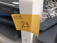 Lot 23 - diverse modems en decoders. 8 stuks - afbeelding 4 van  5
