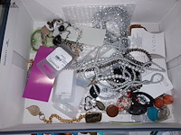 Lot 23 - fantasiejuwelen. 30 stuks - afbeelding 2 van  5