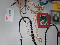 Lot 23 - fantasiejuwelen. 30 stuks - afbeelding 5 van  5