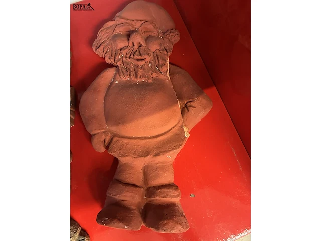 Lot 23 - gebakken kleifiguren - 4 stuks - afbeelding 5 van  5