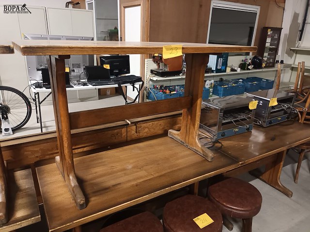 Lot 23 - houten café tafel. 3 stuks - afbeelding 1 van  3