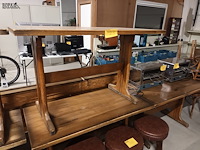 Lot 23 - houten café tafel. 3 stuks