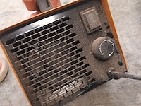 Lot 23 - keramische verwarming ironside - afbeelding 3 van  5