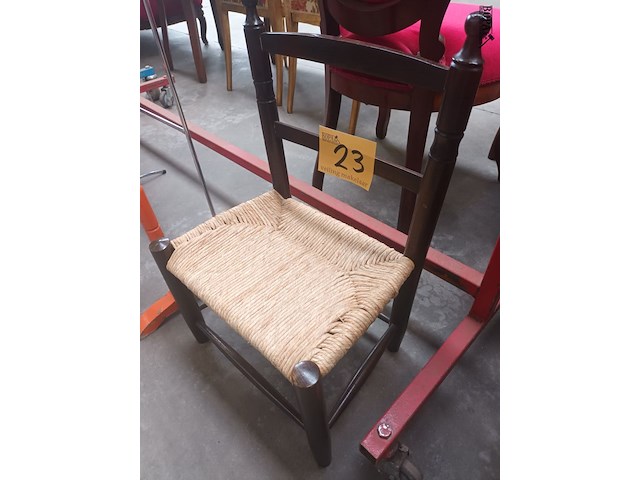 Lot 23 - kinderstoeltje - afbeelding 2 van  3